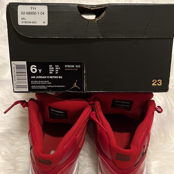 Authentic Air Jordan 11 Retro BG - Picture 5 of 11